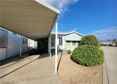 1295 S Cawston Avenue 87 photo 2