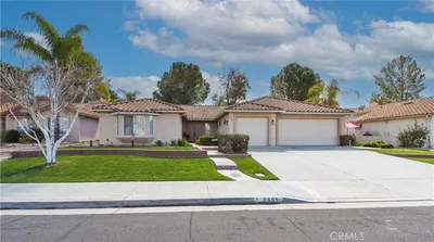 2591 Peach Tree photo 2