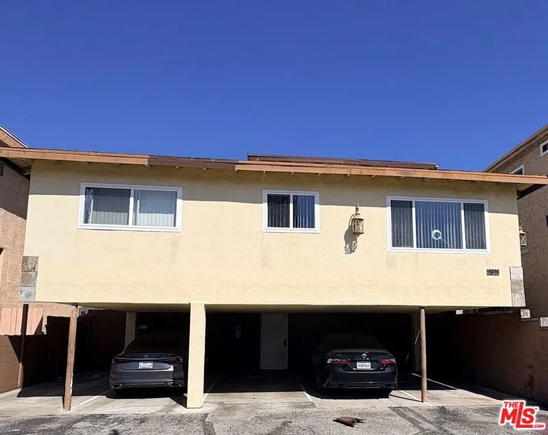 12325 Riverside