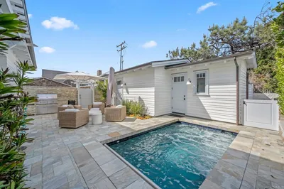 2211 Ocean Front photo 2