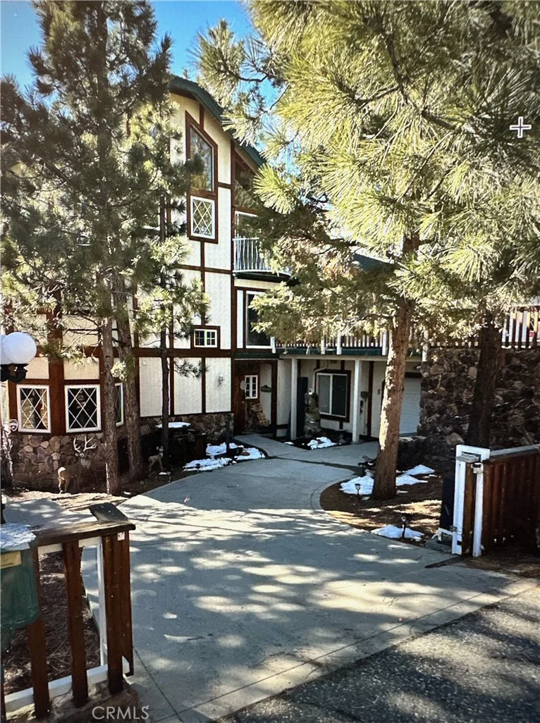 Photo 2 of 202 S Eagle Drive