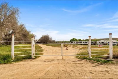 14433 Roy Rogers Ranch photo 2