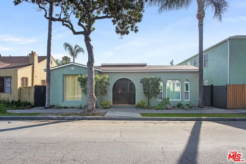 1950 Magnolia, Long Beach, CA 90806