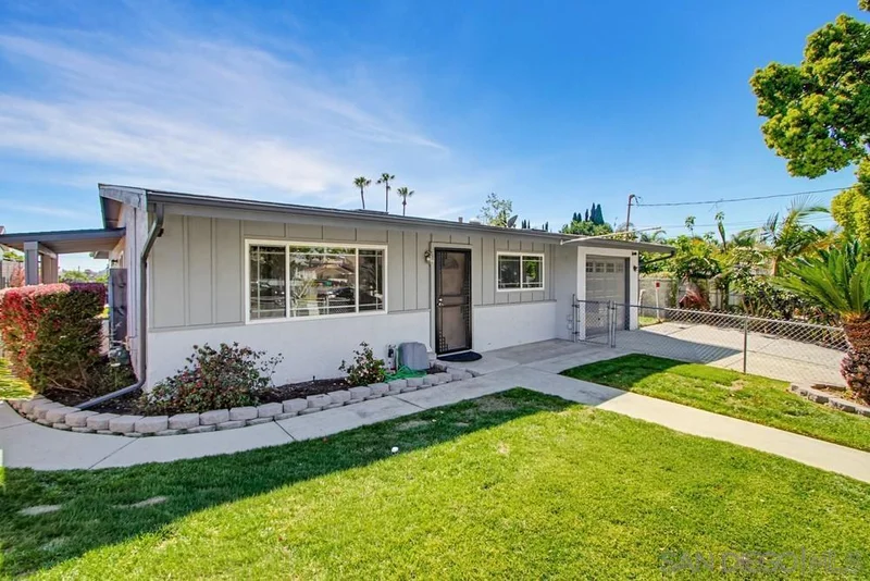 4231 Thomas St, Oceanside, CA 92056