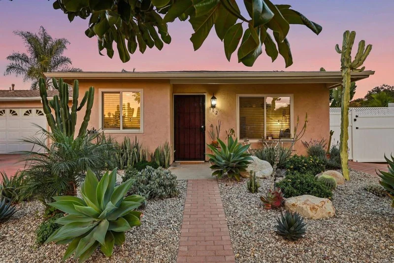 102 Magdalena, Oceanside, CA 92057