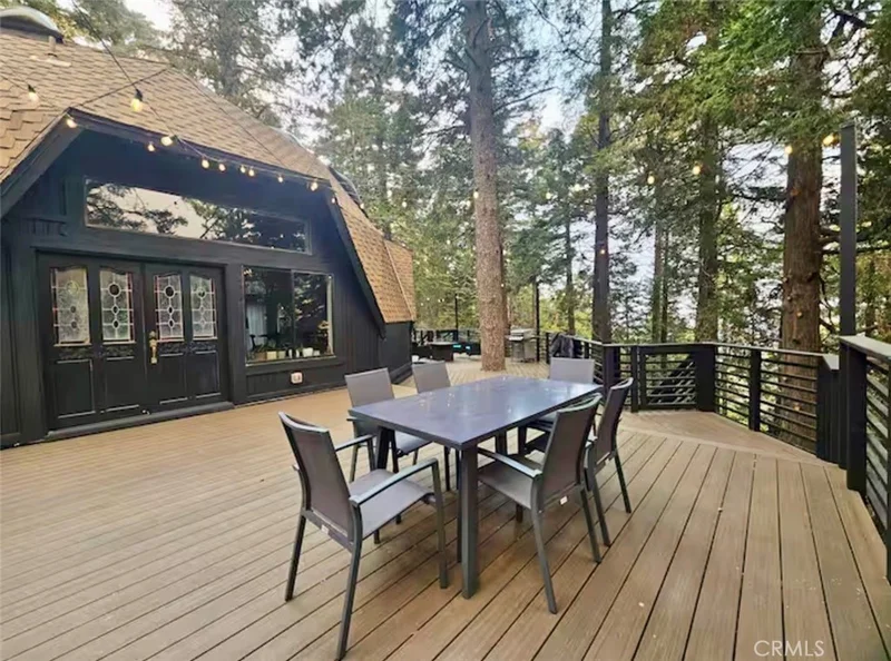 1349 Valley View photo 2