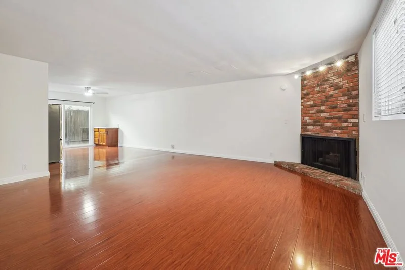 Photo 2 of 1133 22nd