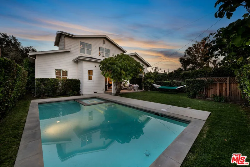 419 Griffith Park, Burbank, CA 91506