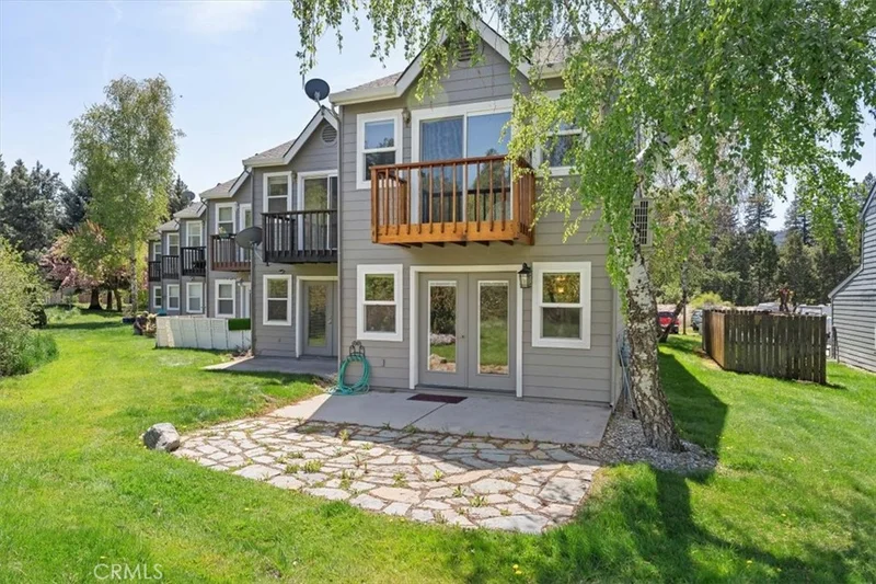 1422 Kingston photo 2