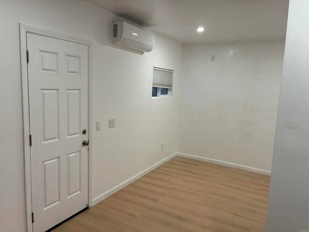 Interior 4