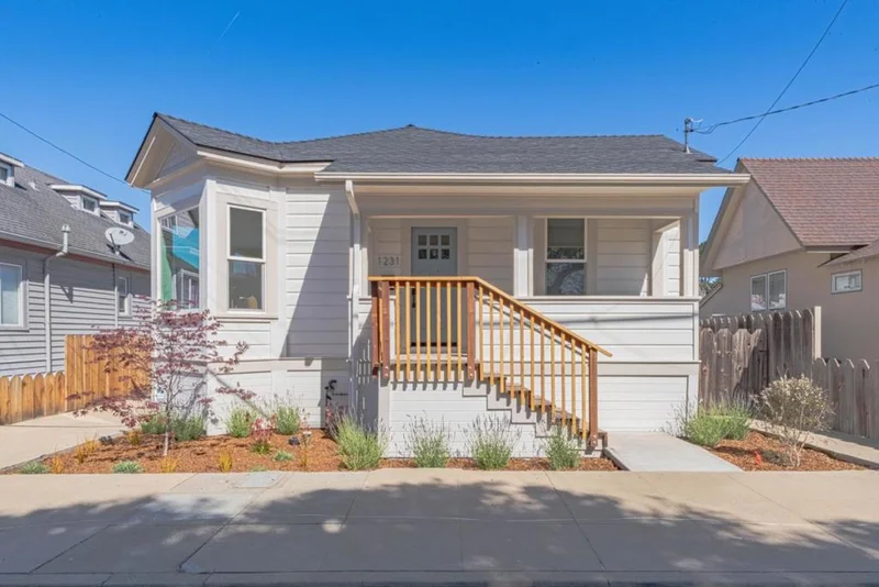 1231 8th Street, Monterey, CA 93940