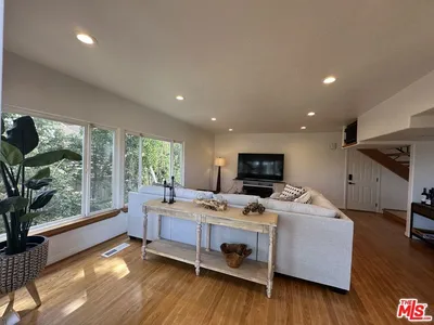 2846 Angelo Drive photo 2
