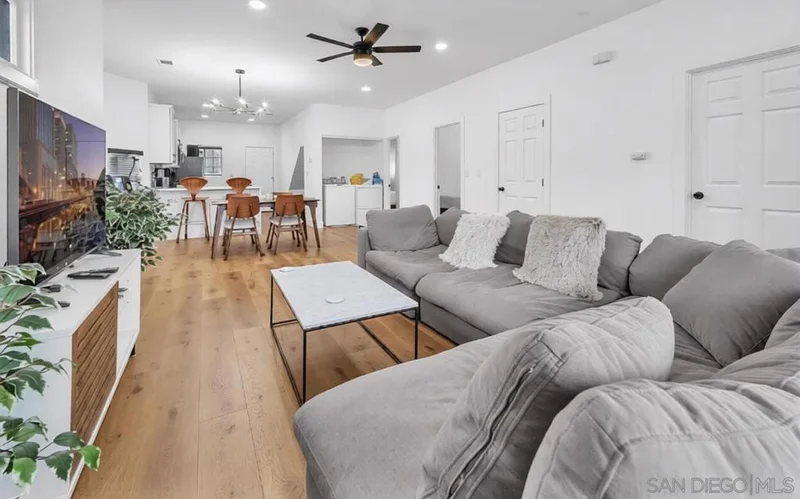 19 Evans St photo 2