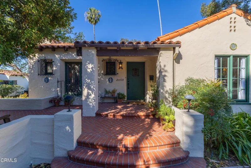Photo 2 of 2069 Mar Vista Avenue