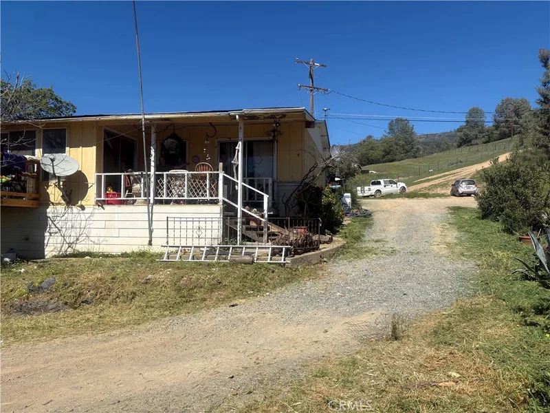 Photo 2 of 4369 Lakeview Terrace