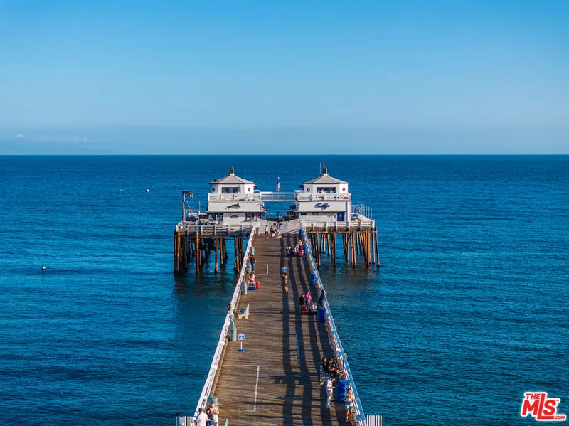 23018 Pacific Coast Highway photo 2