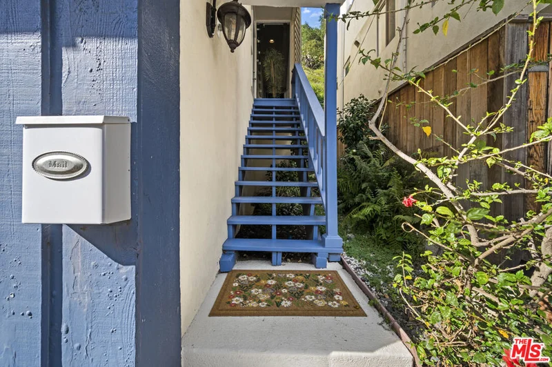 Photo 2 of 9827 Yoakum Drive