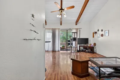 158 Kern Street 10 photo 2