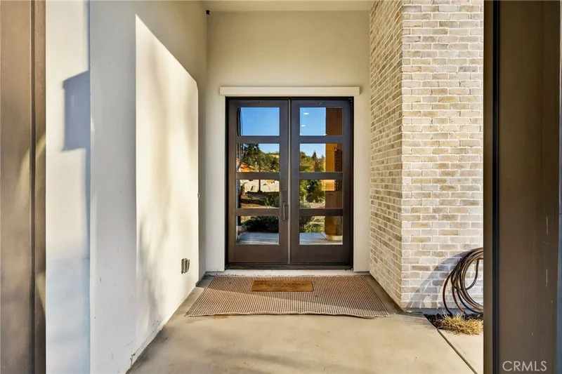 5772 Acorn Ridge Drive photo 2