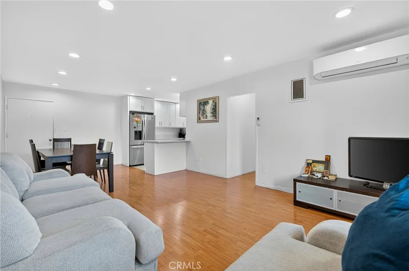 7826 Laurel Canyon Boulevard 17 photo 2