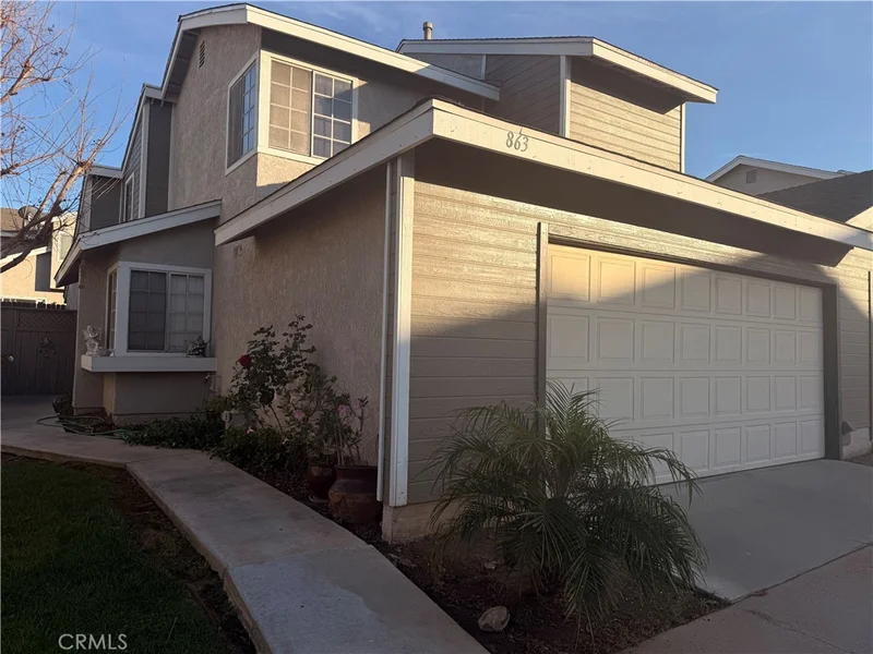 Photo 2 of 863 Encino