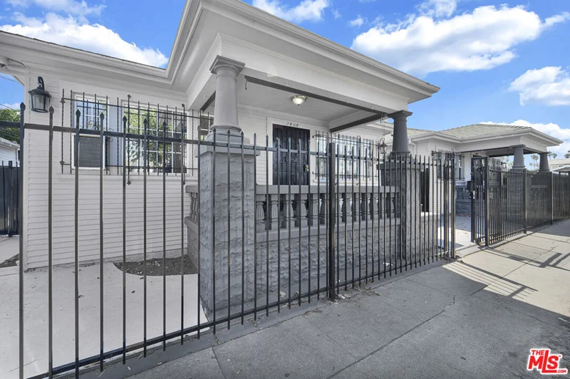 1858 Vernon, Los Angeles, CA 90062