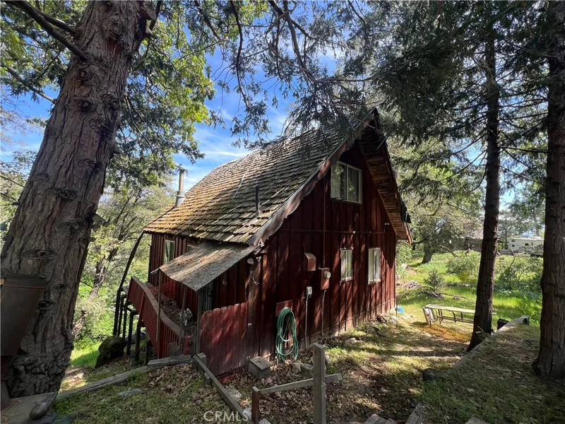 Photo 2 of 36039 Sierra Linda