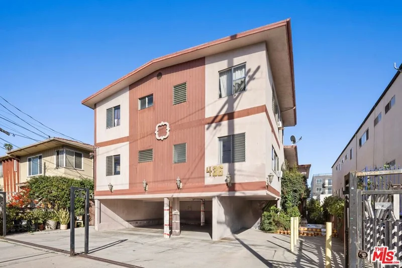 436 Normandie, Los Angeles, CA 90004