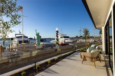 130 S Bay Front photo 2