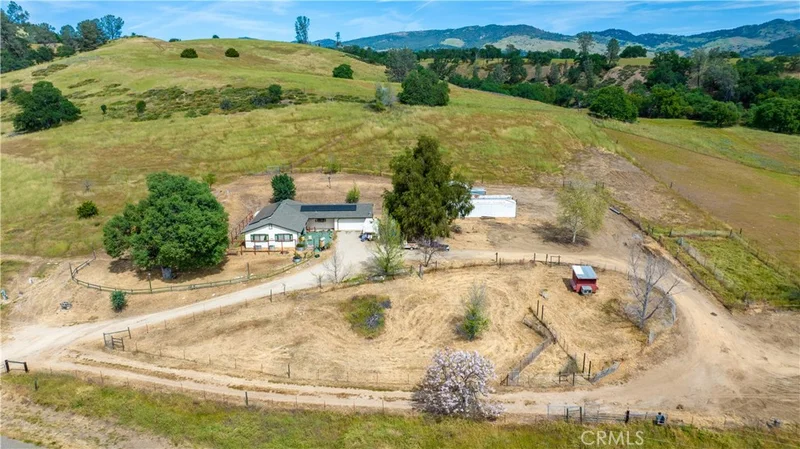 Photo 2 of 70331 Vineyard Canyon Rd.