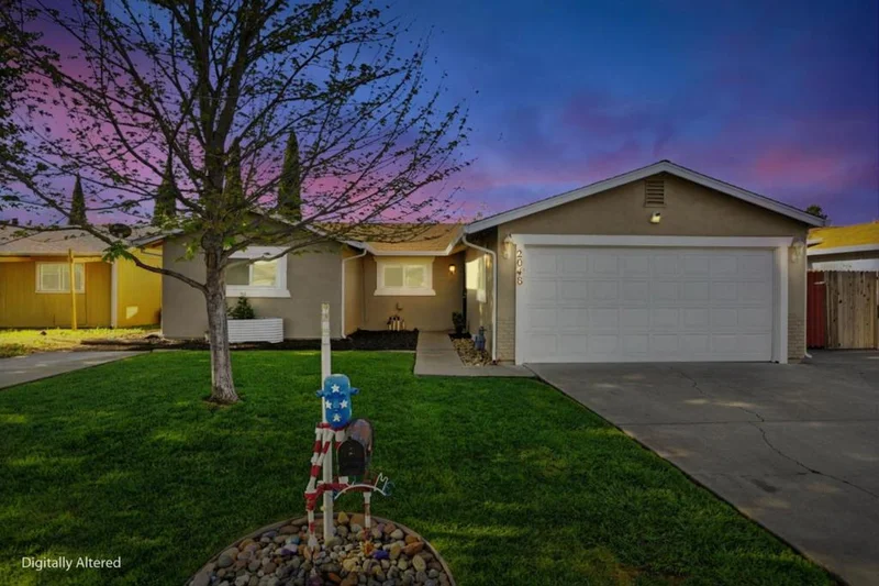 2048 Southwood Drive photo 2
