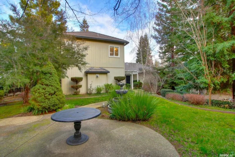 Photo 2 of 3520 Emerson Drive