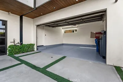 4322 N SERENE Place photo 2