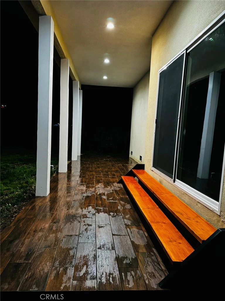 Interior 4