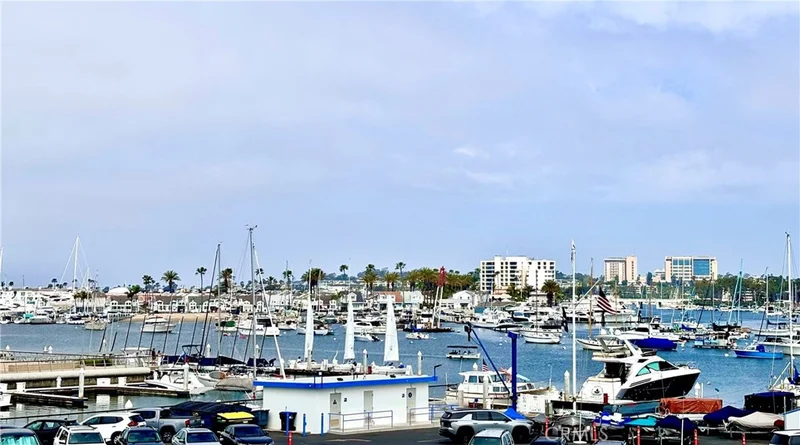 Photo 2 of 1510 W Balboa Blvd I