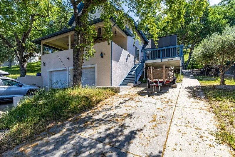 Photo 2 of 2646 Oak Shores