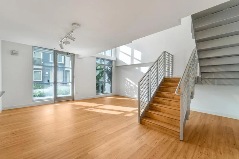 175 W Saint James Street 106 photo 2