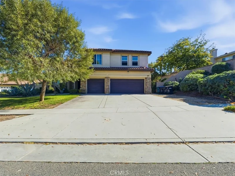 Photo 2 of 2947 Gilbert Avenue