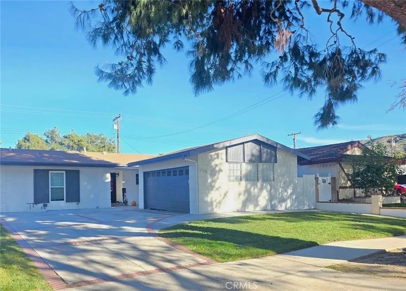 27414 Arriola, Saugus, CA 91350