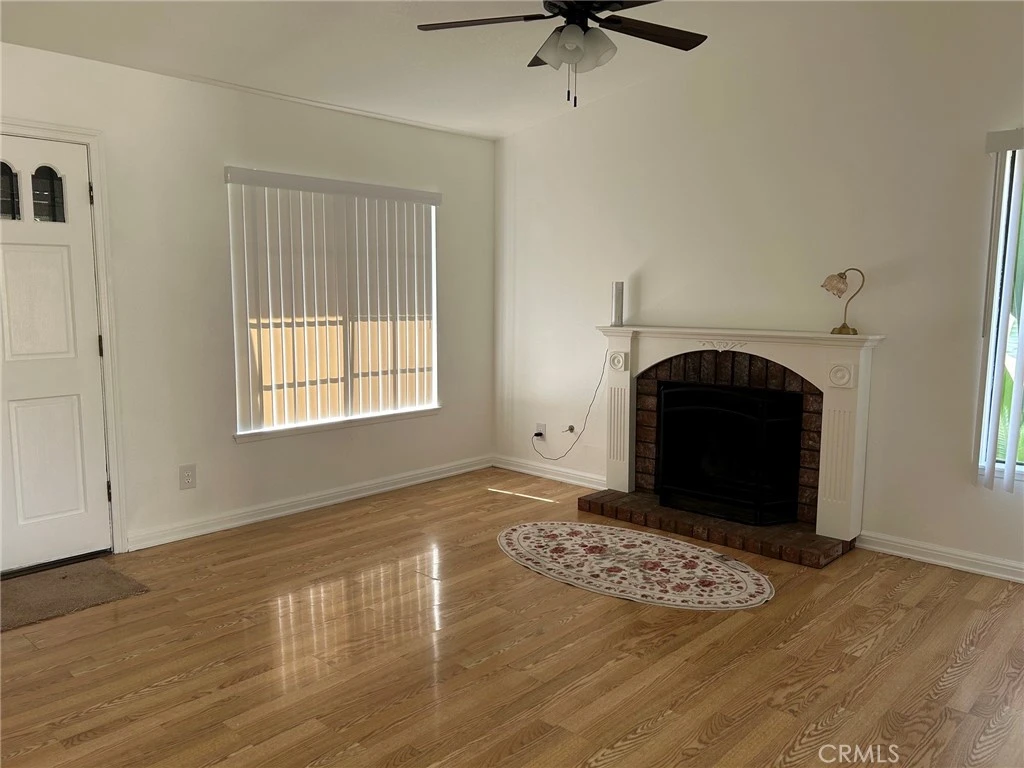 Interior 4