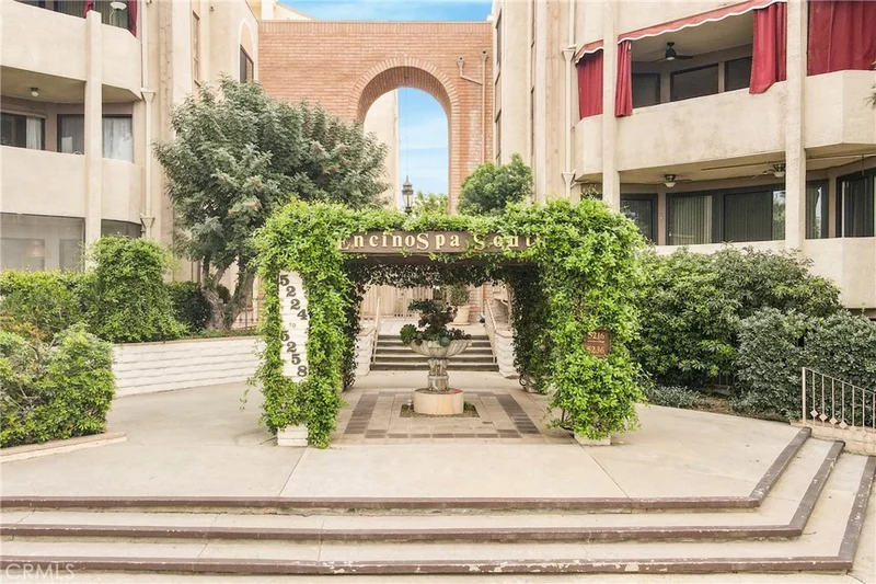 5216 Yarmouth 107, Encino, CA 91316