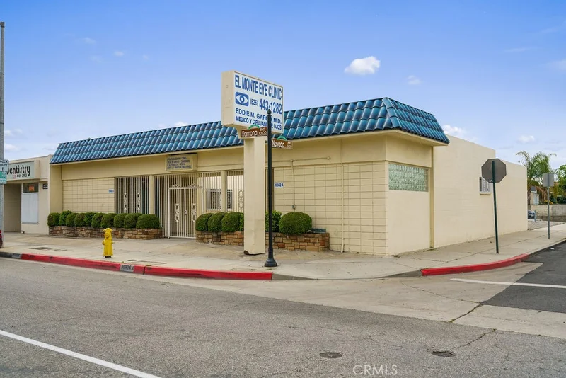 10942 Ramona