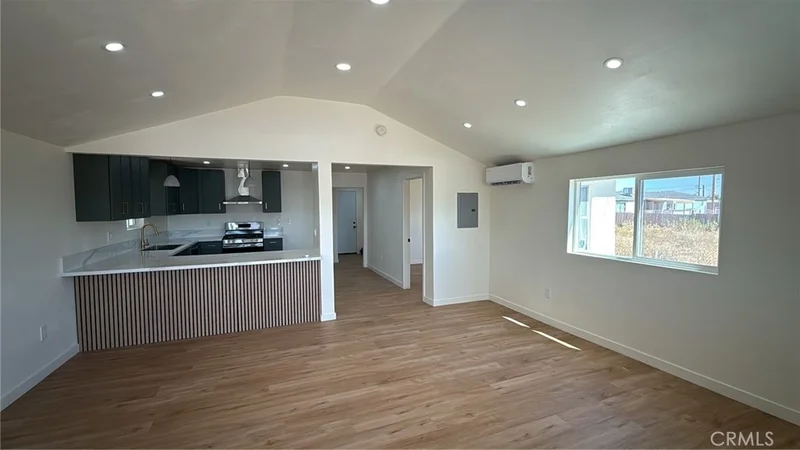 716 W Church Avenue photo 2