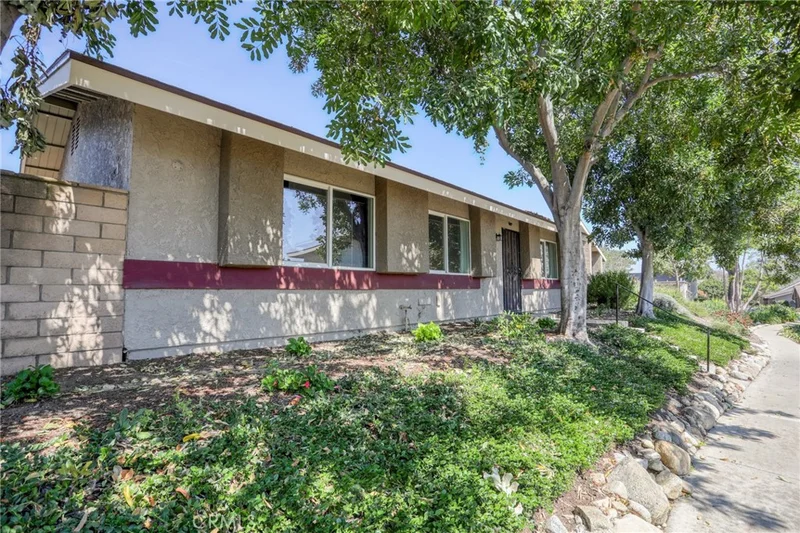 Photo 2 of 1635 Carmel Circle West