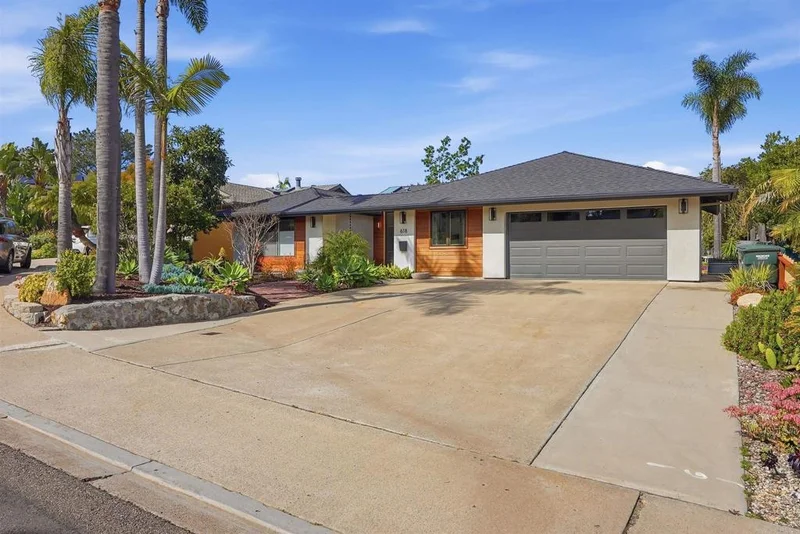618 Sonrisa St., Solana Beach, CA 92075