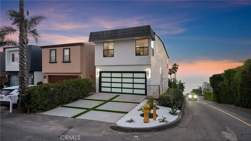 Photo 2 of 1095 Miramar