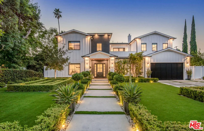 5125 Valjean Avenue, Encino, CA 91436