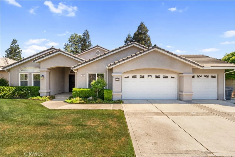 43 East, Madera, CA 93637