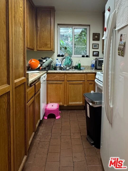 Interior 4