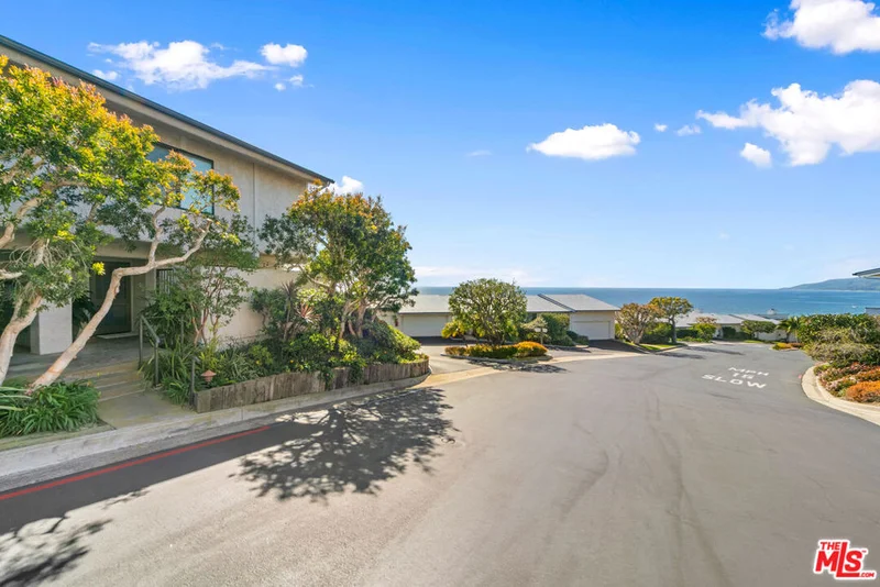 29680 Zuma Bay Way photo 2